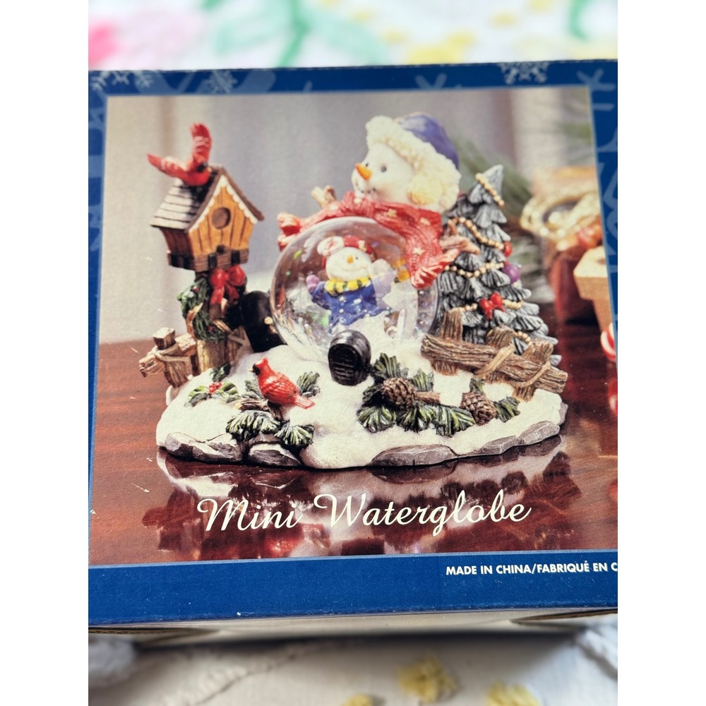 Snowman Mini Waterglobe Winter Scene Cardinals Christmas Decor 0110801